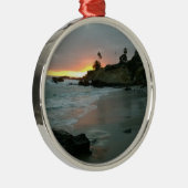 Schöner Sonnenuntergang an den Küstenstreifen Silbernes Ornament (Rechts)