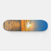 Schöner Sonnenuntergang im Ozean Skateboard (Horizontal)