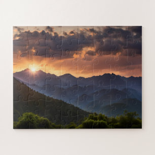 Schöner Sonnenuntergang über den Bergen Puzzle