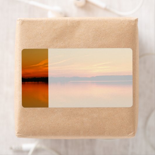 Schöner Sonnenuntergang über der Seenlandschaft (Insitu)