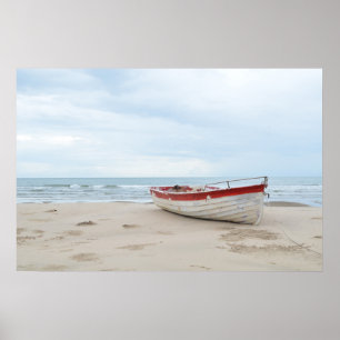 Schöner Strand Kleines Boot Blue Ocean Blue Sky Poster