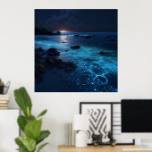 Schöner Strand mit Biolumineszenz Poster (Heimbüro)