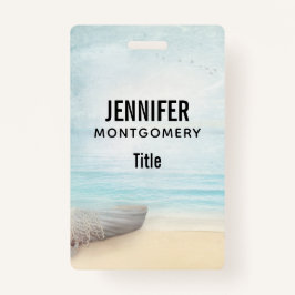 Schöner Strand mit Rowboat & Fishing Net Ausweis