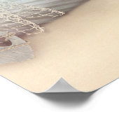 Schöner Strand mit Rowboat & Fishing Net Poster (Ecke)