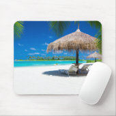 Schöner Strand mit türkisblauem Wasser, weißer San Mousepad (Mit Mouse)