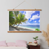 Schöner Strand von Tropical Island mit Palmen Wandteppich Mit Holzrahmen (Schlafzimmer)