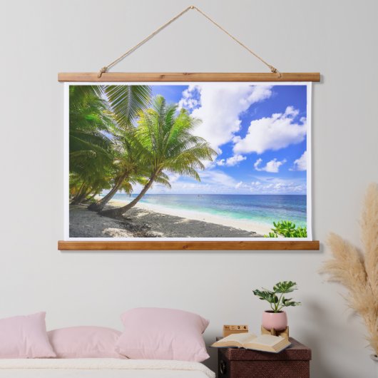 Schöner Strand von Tropical Island mit Palmen Wandteppich Mit Holzrahmen (Schlafzimmer)
