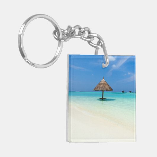 Schöner tropischer Strand auf den Malediven Schlüsselanhänger (Vorderseite links)
