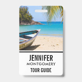 Schöner tropischer Strand mit Rowboat Ausweis