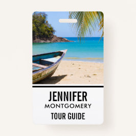 Schöner tropischer Strand mit Rowboat Ausweis