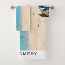 Schöner tropischer Strand mit Rowboat Badhandtuch Set