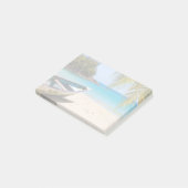 Schöner tropischer Strand mit Rowboat Post-it Klebezettel (angewinkelt)