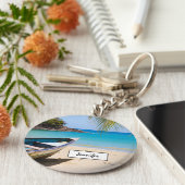Schöner tropischer Strand mit Rowboat Schlüsselanhänger (Seite)