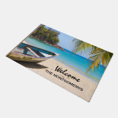 Schöner tropischer Strand mit Rowboat Willkommen Fußmatte (Schrägansicht)