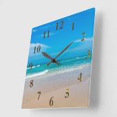 Schöner tropischer türkisfarbener Strand Quadratische Wanduhr (Winkel)