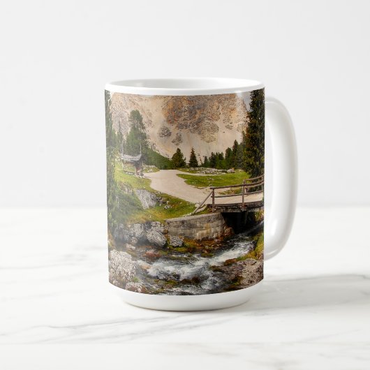 Schöner Wanderweg Fluss, Bäume & Berge Kaffeetasse (VorderseiteRechts)