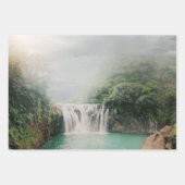 Schöner Wasserfall im Bergwald Geschenkpapier Set (Vorderseite)