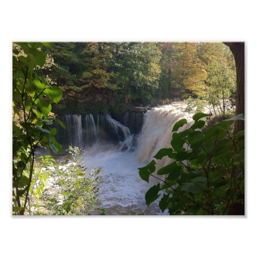 Schöner Wasserfall im Sommer Fotodruck (Vorne)