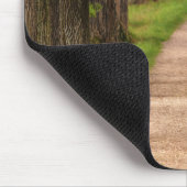 Schöner Weg durch die Bäume Mousepad (Ecke)