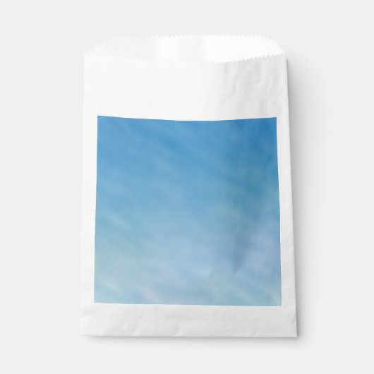 Schöner, weicher blauer Himmel mit traumhaften Wol Geschenktütchen (Vorderseite)