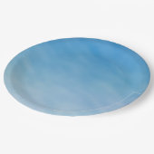 Schöner, weicher blauer Himmel mit traumhaften Wol Pappteller (Schrägansicht)