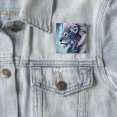 Schöner weißer gepanzerter Kriegerlion Button (Beispiel)