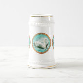 Schöner weißer Schwan in türkisblauem Wasser Bierglas (Mittel)