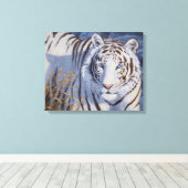 Schöner weißer Tiger mit kristallblauen Augen Leinwanddruck (Insitu (Holzboden))