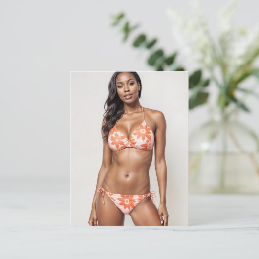 Schönes afrikanisches Bikini-Modell in Peach Postkarte (Stehend Vorderseite)