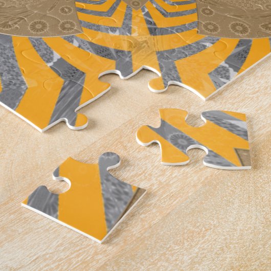 Schönes afrikanisches phantastisch symmetrisches M Puzzle (Seite)