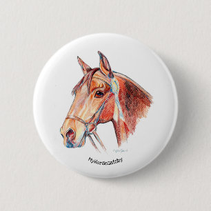 Schönes Bay Horse mit Rosette Button