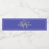 Schönes Blau, Monogramm, rustikale Chic Wedding Wasserflaschenetikett (Einzelnes Label)