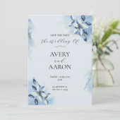 Schönes Blau Save the Date Hochzeitseinladung Einladung (Stehend Vorderseite)