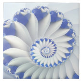Schönes Blau und Weiß Meer Muschel Feines Fraktal  Fliese (Vorderseite)
