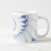 Schönes Blau und Weiß Meer Muschel Feines Fraktal  Jumbo-Tasse (Rechts)