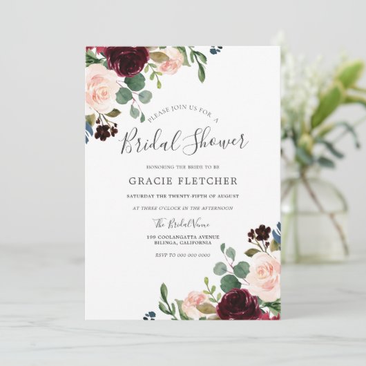 Schönes Blume-Brautparty für Blush & Burgund Einladung (Stehend Vorderseite)