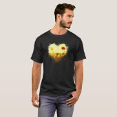 Schönes Blumenfeld blüht im Sommer in hell T-Shirt (Vorne ganz)