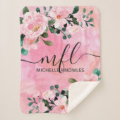 Schönes Blush Pink Floral Trendy Script Monogramm Sherpadecke (Vorderseite)