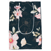 Schönes Blütenmuster Blau Mittlere Geschenktüte (Rückseite)