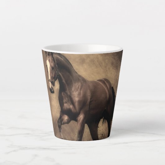 Schönes, braunes Pferdekissen Milchtasse (Vorderseite)