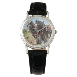 Schönes clydesdale Pferdepflügen Armbanduhr