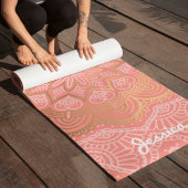 Schönes Coral Pink Mandala Muster Yogamatte