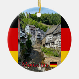Schönes deutsches Dorf Monschau im Sommer Keramik Ornament