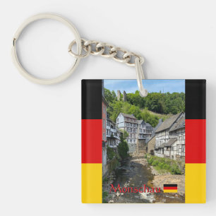 Schönes deutsches Dorf Monschau im Sommer Schlüsselanhänger
