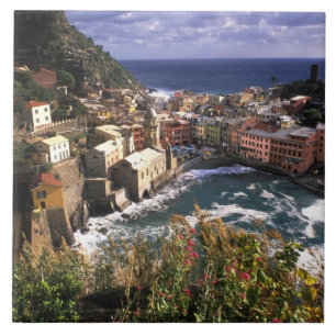 Schönes Dorf Vernazza in der Cinque Fliese