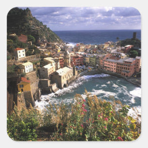 Schönes Dorf Vernazza in der Cinque Quadratischer Aufkleber