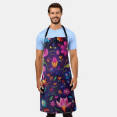 Schönes dunkles Blumendesign Schürze (Getragen)