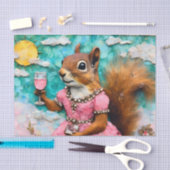 Schönes Eichhörnchen in rosa Kleid Seidenpapier (Handwerk)