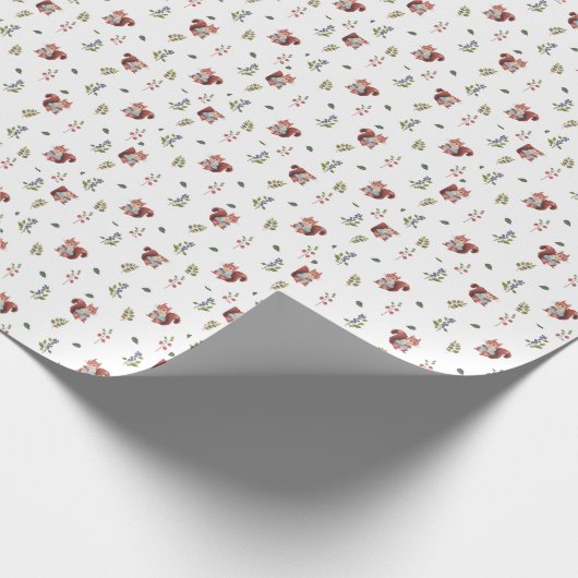 Schönes Eichhörnchen und Waldberries Muster Geschenkpapier (Ecke)