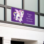 Schönes Einhorn mit Rainbow Mane Birthday Banner (Äußeres Gebäude)